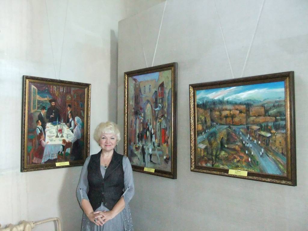 Работы израимльских художников в основной экспозиции Музея (Виктор Бриндач, Анна Зарницкая, Андриан Жудро)