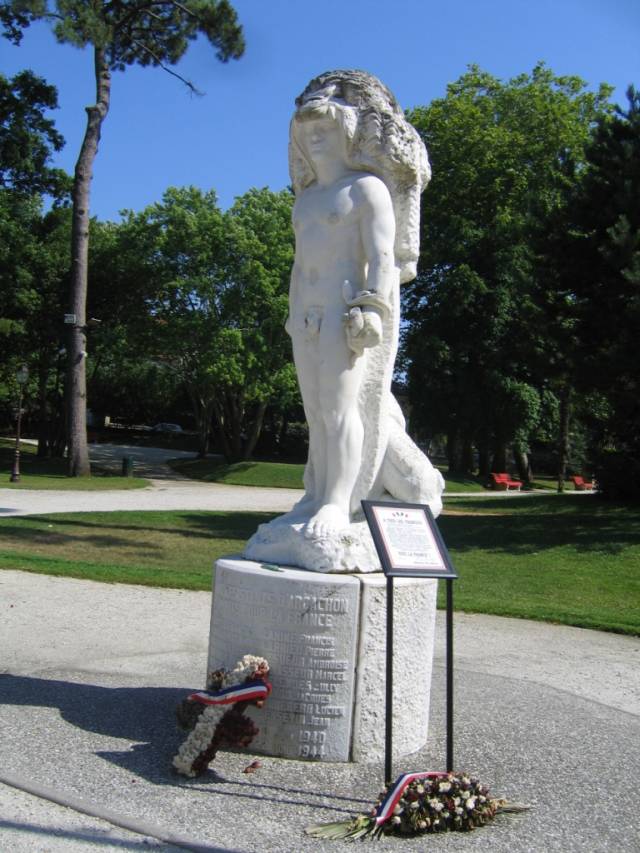 Скульптура Геракла в «Parc Mauresque». Скульптор Клод Буско