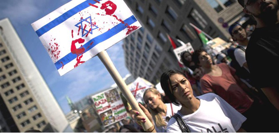 На Еврейское государство клевещут, представляют его изгоем: антиизраильские демонстранты летом 2014 года в Берлине