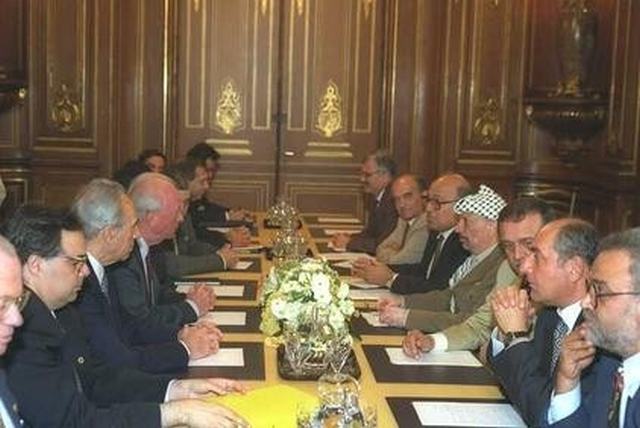 Переговоры между Рабиным и Арафатом в присутствии Мубарака