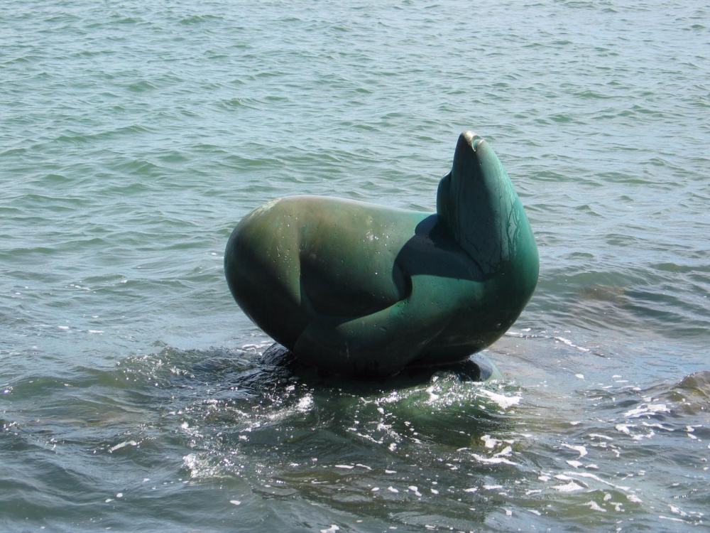 Sea Lion Sculpture by Al Sybrian — Местная русалка