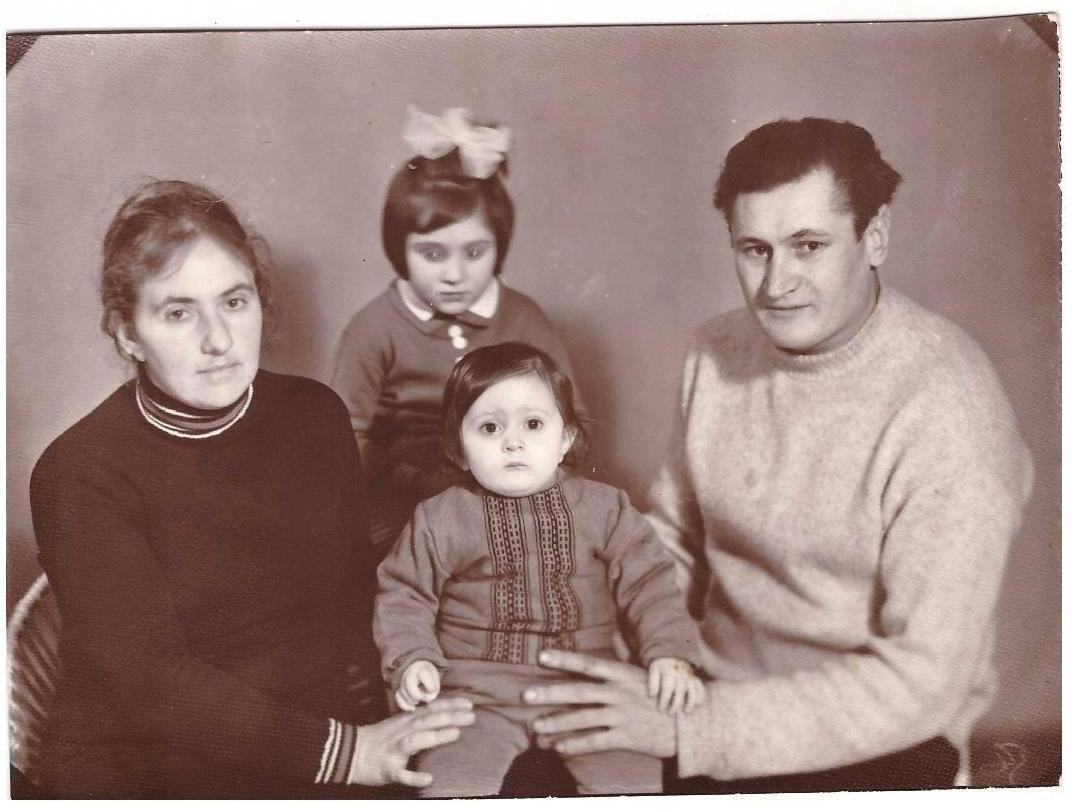 Галина Вдовина с мужем и детьми