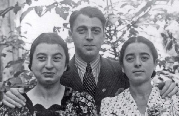 Слева направо: Рут, Хайнц и Маргот Баер, 1933 год